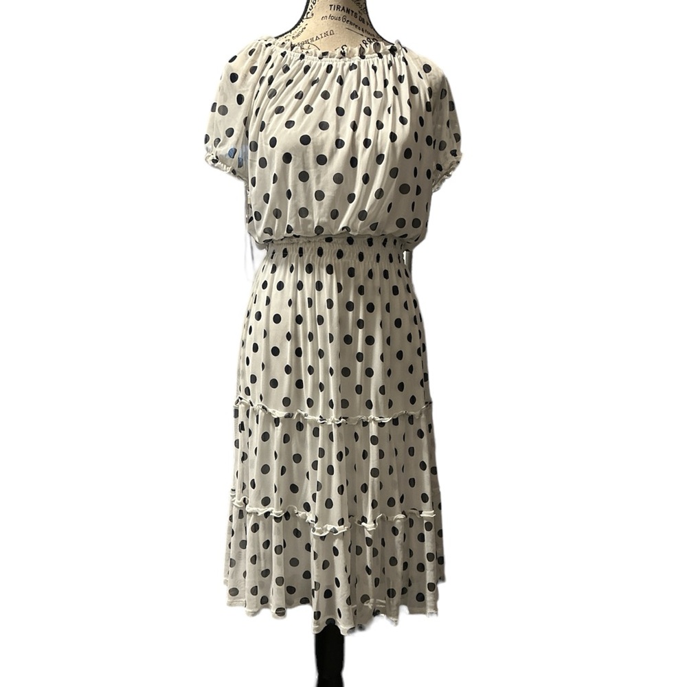 Polkadots line dress girls with the free giveaways